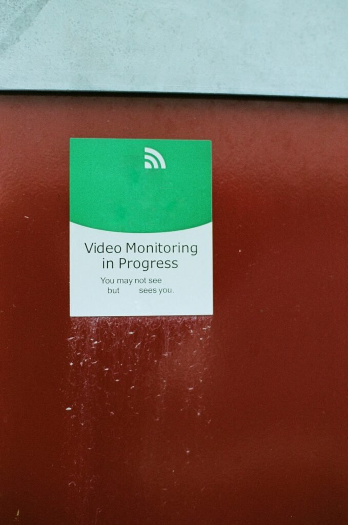 Video surveillance – Somewhere is watching you. Leica R7 (1994), Summicron-R 2.0 35mm (1978). Hi-Res analog scan by www.totallyinfocus.com – Kodak Portra 400